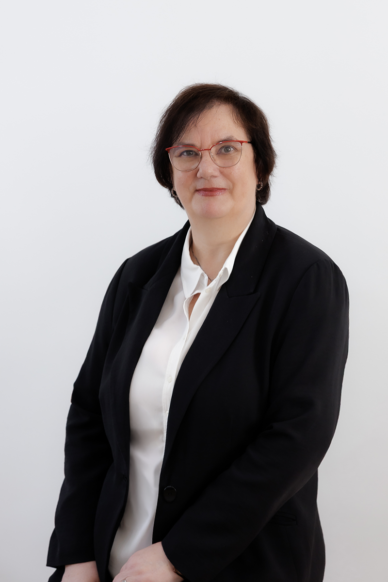 Ana M Robles